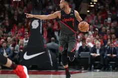 开云体育app-热火球员特纳在比赛中打出出色防守()